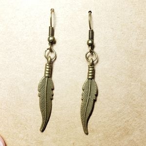3 for $12🧵Handmade Feather Dangle Earrings